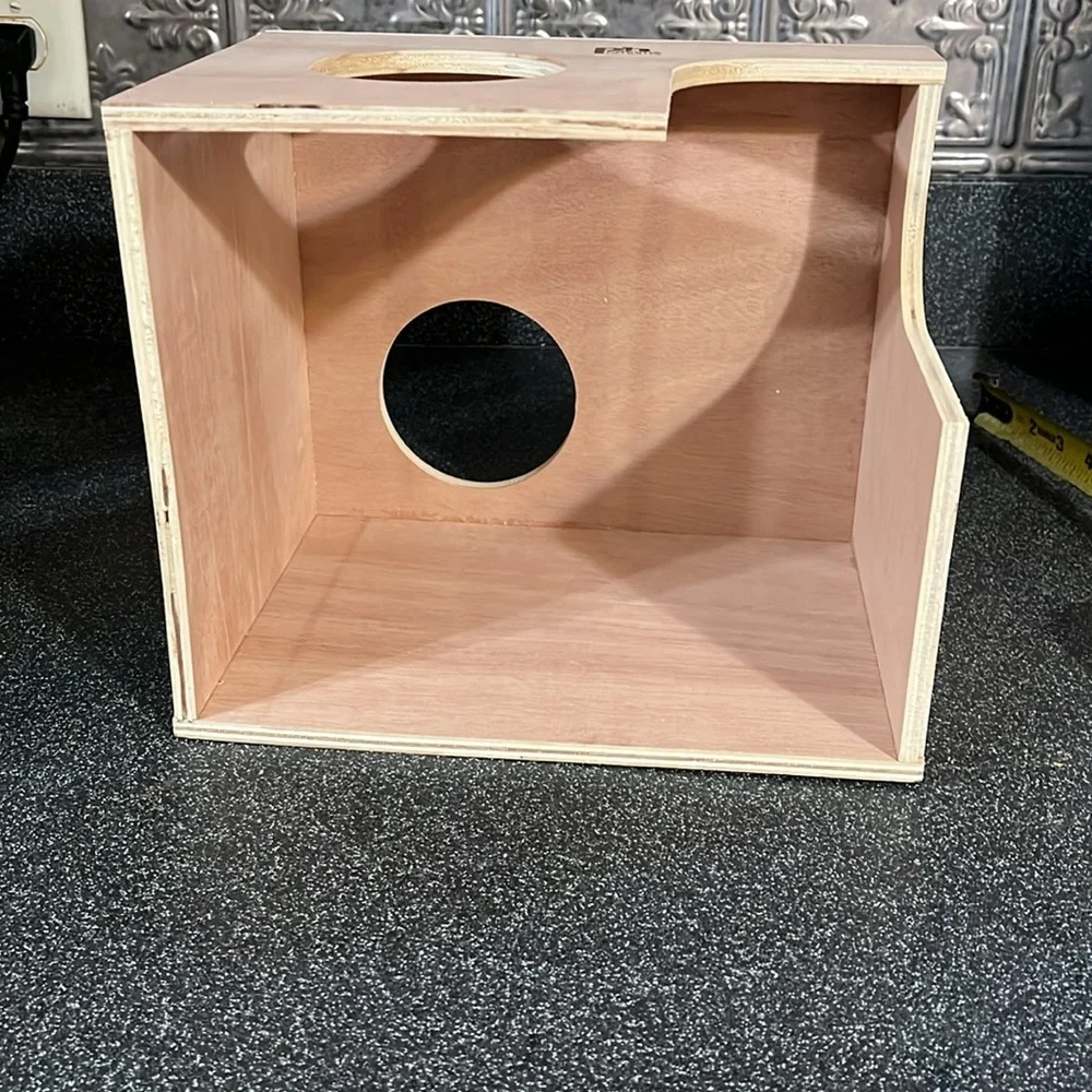Prevue Pet Products Wood Animal Hut for Guinea Pigs